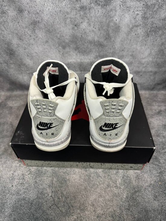 Size 7 | Jordan 4 White Cement With Box | Pre-Owned main image 4